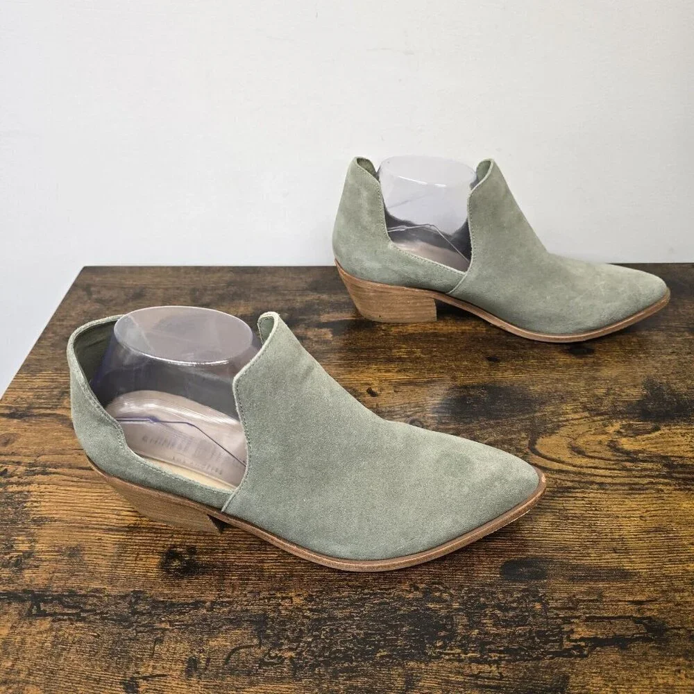 Chinese Laundry Focus Green Suede Wedge Cutout Ankle Bootie Stacked Heel Sz 8.5